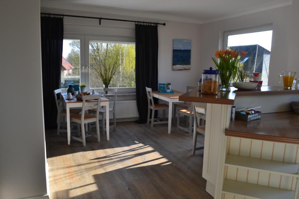 Hotel & Ferienunterkuenfte Hus Seeblick Fehmarn Bagian luar foto